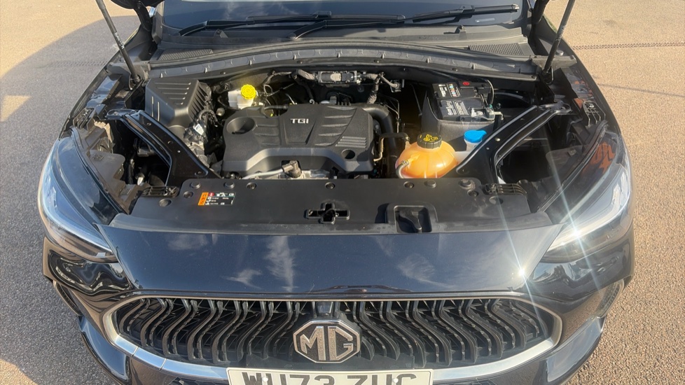 MG HS 1.5 T-GDI Trophy 5dr DCT Petrol Hatchback - Image 8