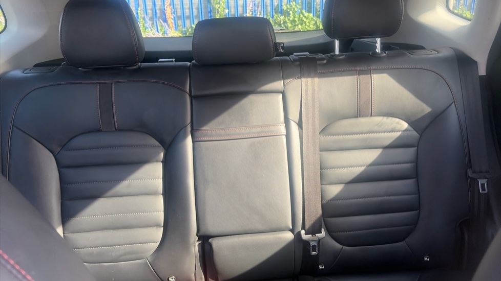 MG HS 1.5 T-GDI Trophy 5dr DCT Petrol Hatchback - Image 15