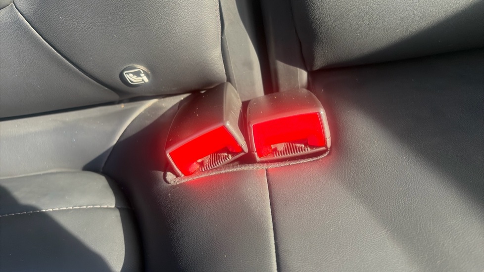 MG HS 1.5 T-GDI Trophy 5dr DCT Petrol Hatchback - Image 17