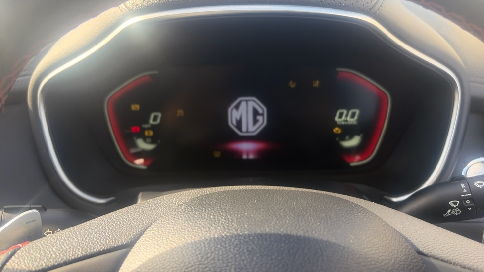 MG HS 1.5 T-GDI Trophy 5dr DCT Petrol Hatchback - Image 18