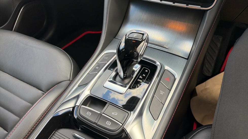 MG HS 1.5 T-GDI Trophy 5dr DCT Petrol Hatchback - Image 10