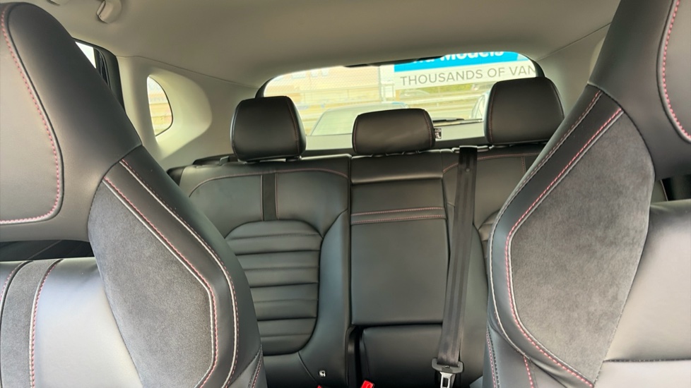 MG HS 1.5 T-GDI Trophy 5dr DCT Petrol Hatchback - Image 11