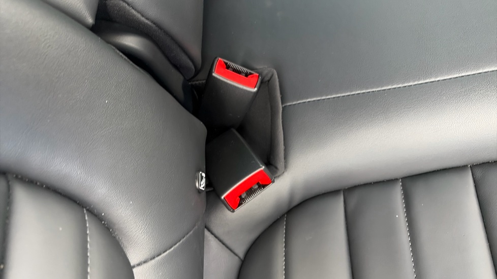 MG HS 1.5 T-GDI Trophy 5dr DCT Petrol Hatchback - Image 13