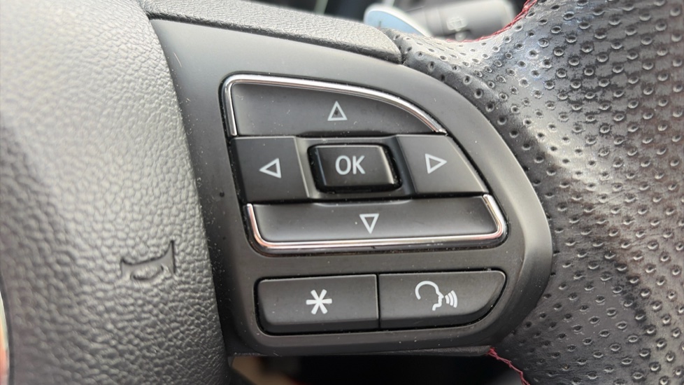 MG HS 1.5 T-GDI Trophy 5dr DCT Petrol Hatchback - Image 20