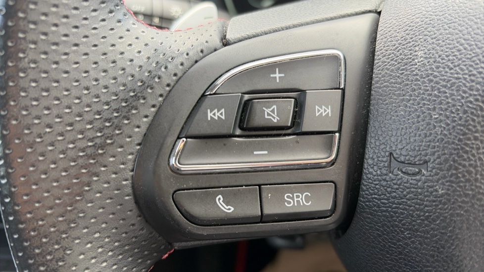 MG HS 1.5 T-GDI Trophy 5dr DCT Petrol Hatchback - Image 21