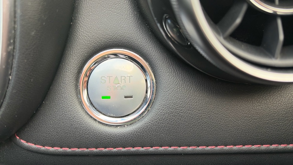 MG HS 1.5 T-GDI Trophy 5dr DCT Petrol Hatchback - Image 23