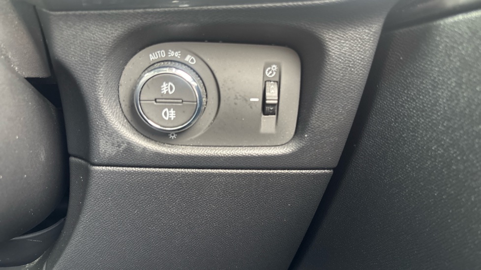 Vauxhall Mokka 100kW Ultimate 50kWh 5dr Auto Electric Hatchback - Image 25