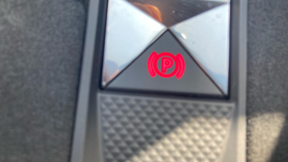 DS 7 Crossback 1.5 BlueHDi Performance Line 5dr EAT8 Diesel - Image 30