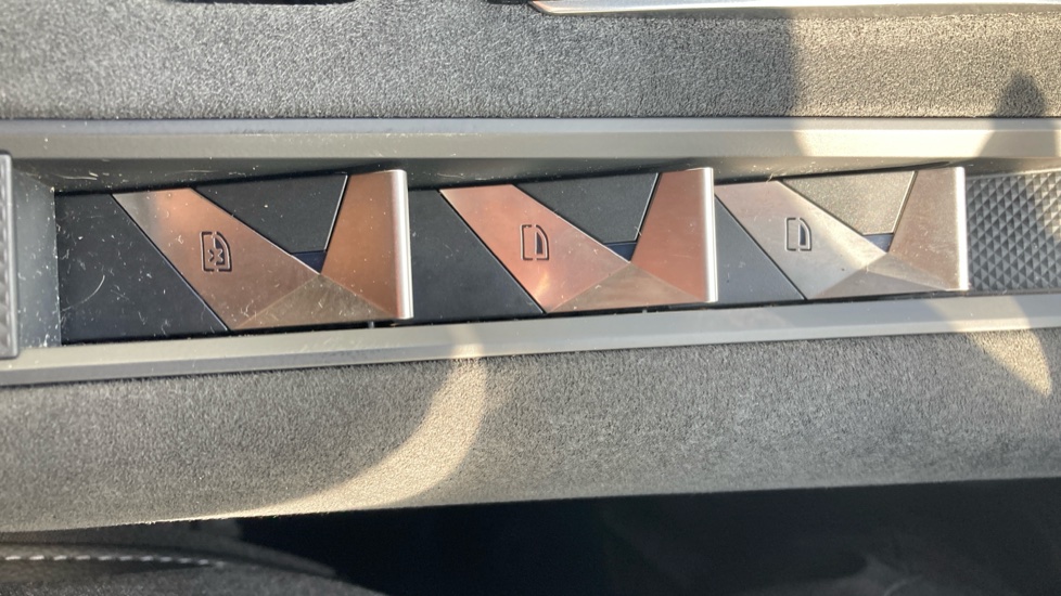 DS 7 Crossback 1.5 BlueHDi Performance Line 5dr EAT8 Diesel - Image 31