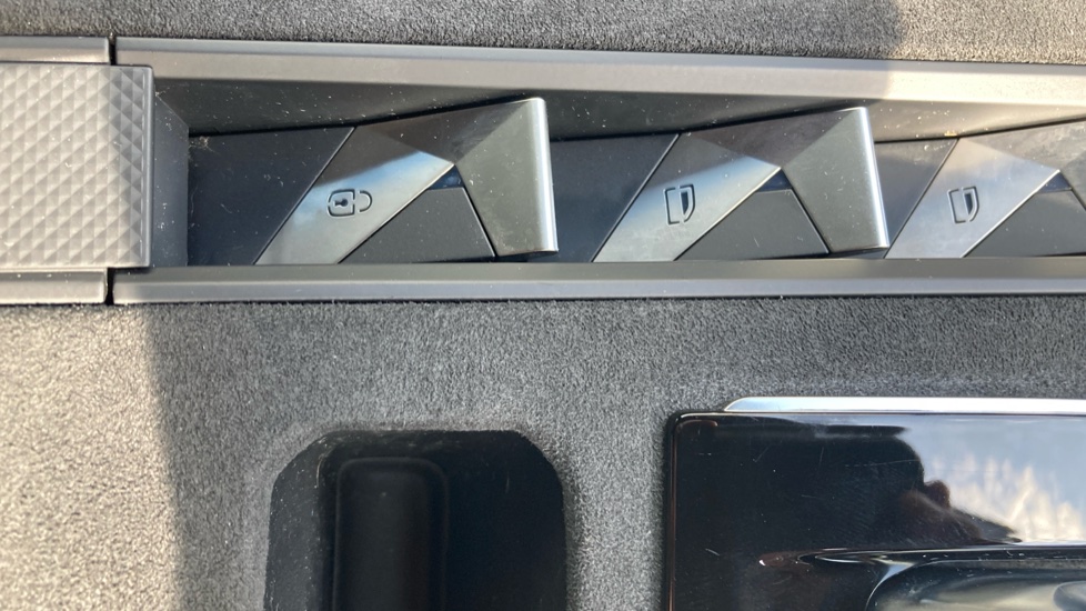 DS 7 Crossback 1.5 BlueHDi Performance Line 5dr EAT8 Diesel - Image 33