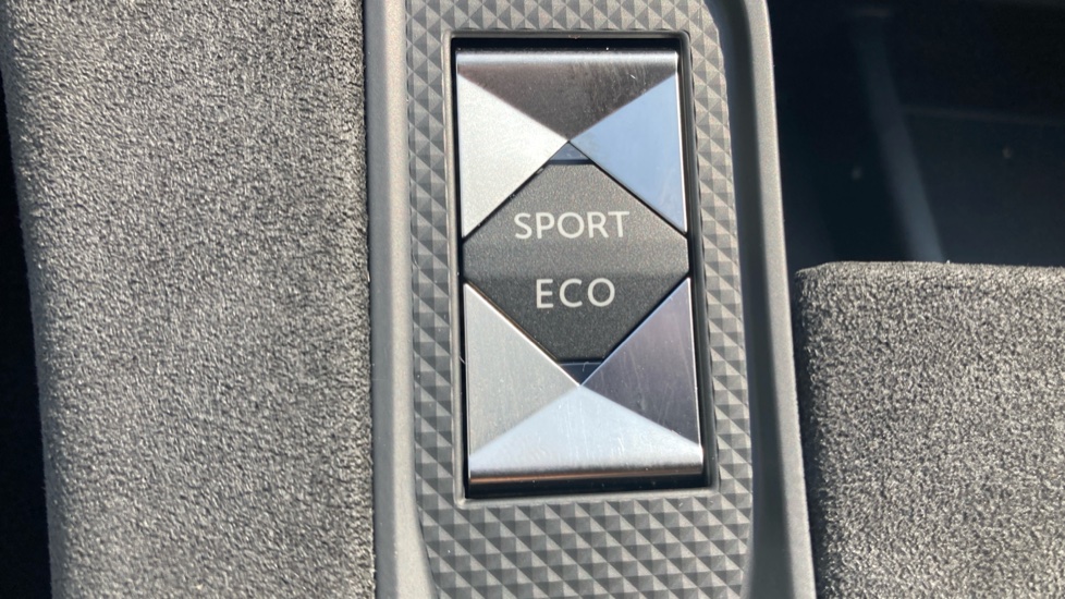 DS 7 Crossback 1.5 BlueHDi Performance Line 5dr EAT8 Diesel - Image 34