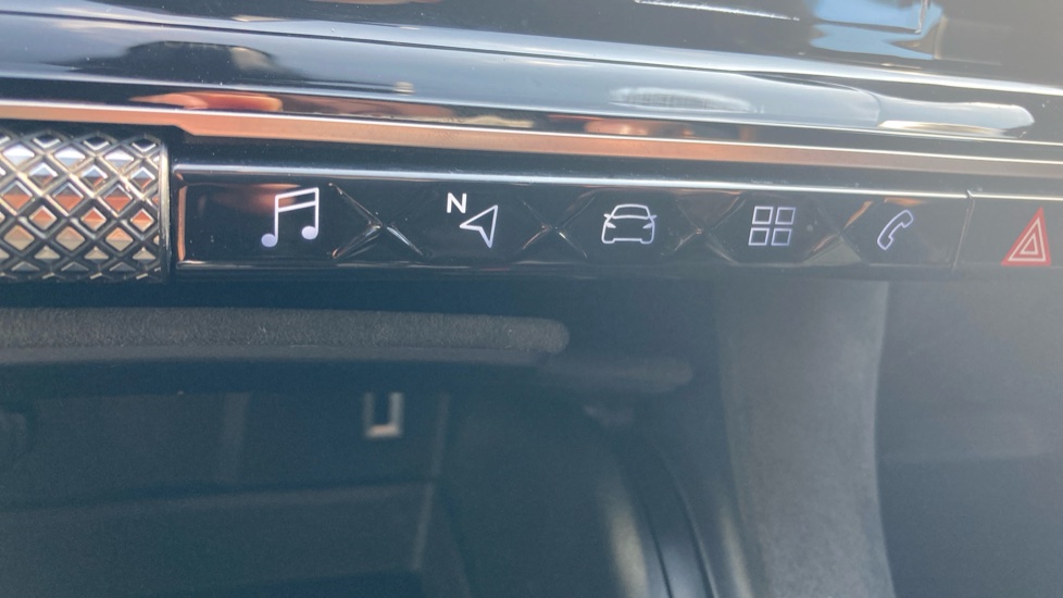 DS 7 Crossback 1.5 BlueHDi Performance Line 5dr EAT8 Diesel - Image 37