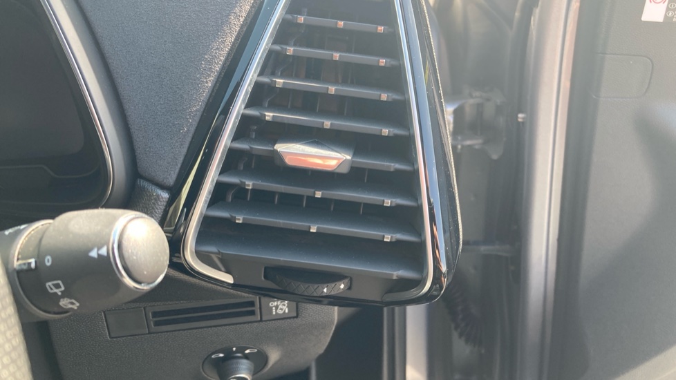 DS 7 Crossback 1.5 BlueHDi Performance Line 5dr EAT8 Diesel - Image 53