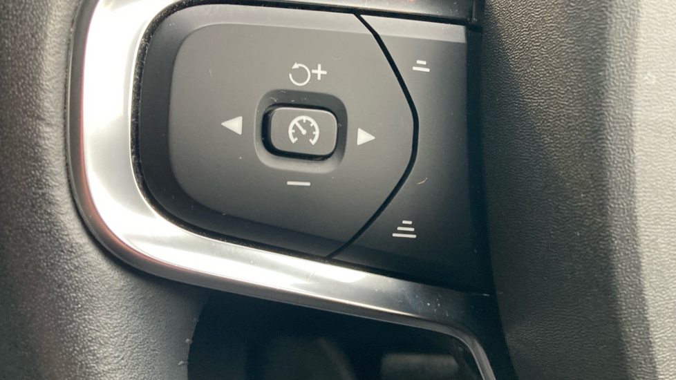 Volvo XC40 1.5 T3 [163] Inscription 5dr Geartronic Petrol Estate - Image 37