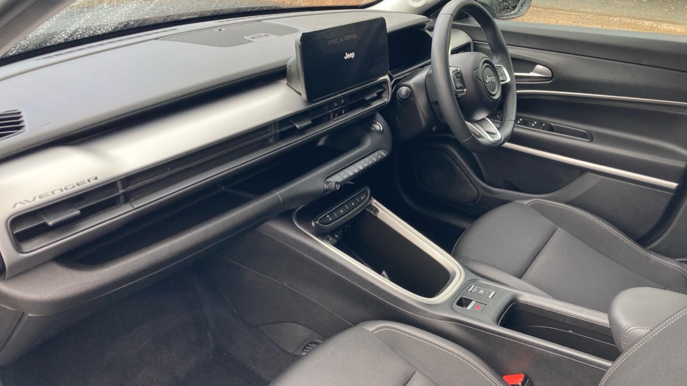 Jeep Avenger 115kW Summit 54kWh 5dr Auto Electric Hatchback - Image 9