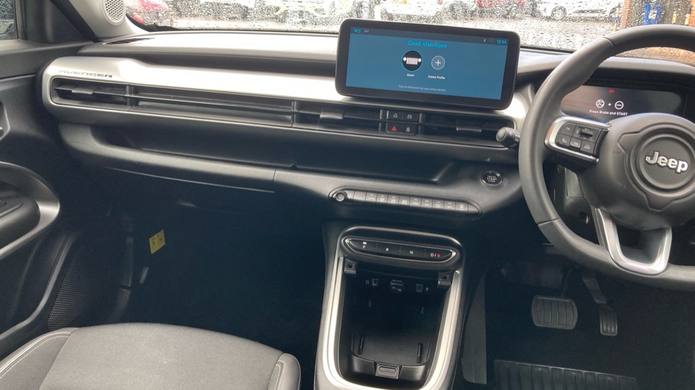 Jeep Avenger 115kW Summit 54kWh 5dr Auto Electric Hatchback - Image 14
