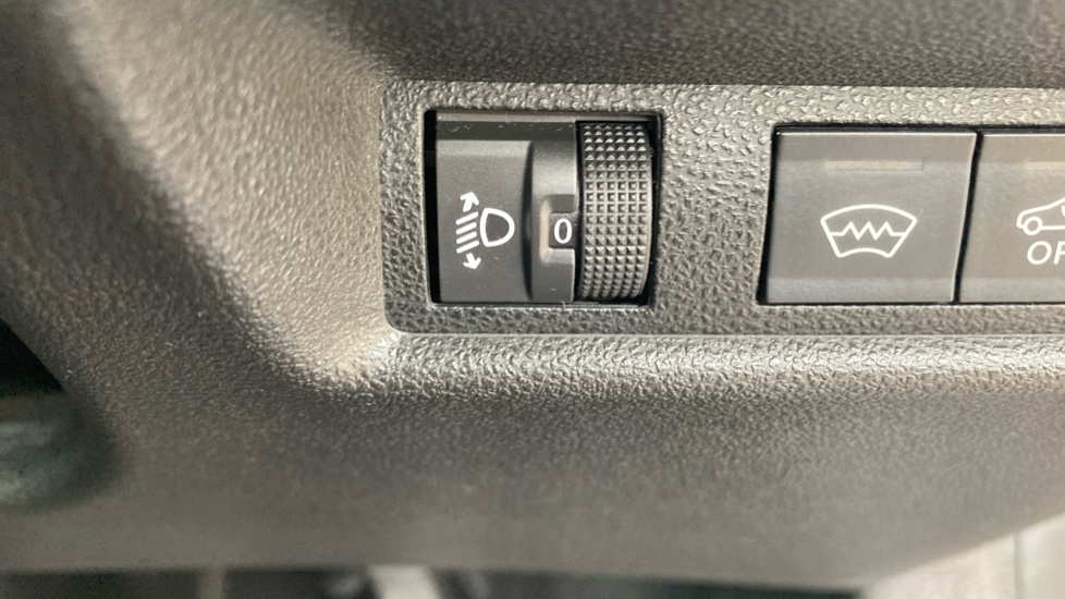 Jeep Avenger 115kW Summit 54kWh 5dr Auto Electric Hatchback - Image 47