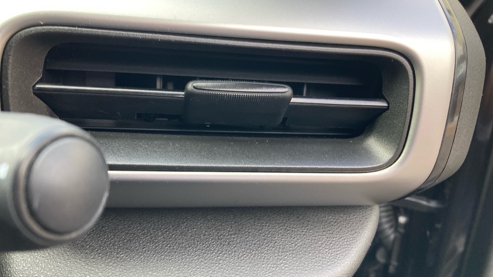 Jeep Avenger 115kW Summit 54kWh 5dr Auto Electric Hatchback - Image 48