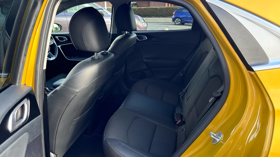 Kia Xceed 1.0T GDi ISG Edition 5dr Petrol Hatchback - Image 16
