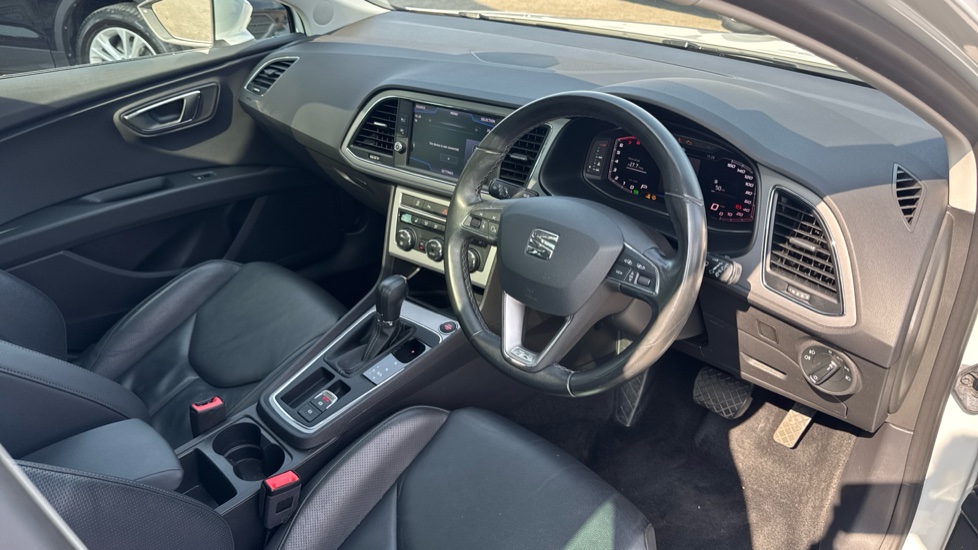 SEAT Leon 1.5 TSI EVO 150 Xcellence Lux [EZ] 5dr DSG Petrol Hatchback - Image 11