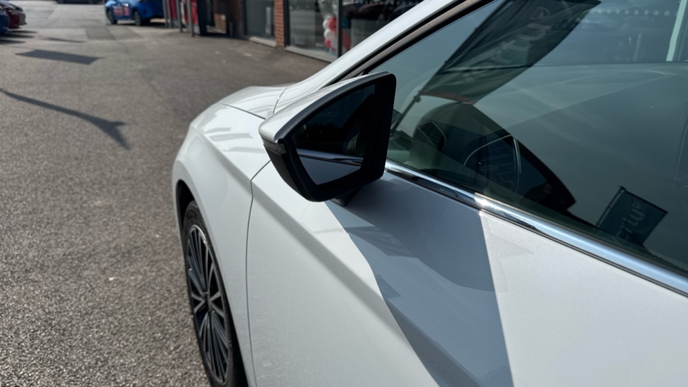 SEAT Leon 1.5 TSI EVO 150 Xcellence Lux [EZ] 5dr DSG Petrol Hatchback - Image 27