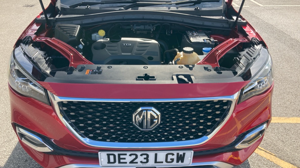 MG HS 1.5 T-GDI Exclusive 5dr DCT Petrol Hatchback - Image 8
