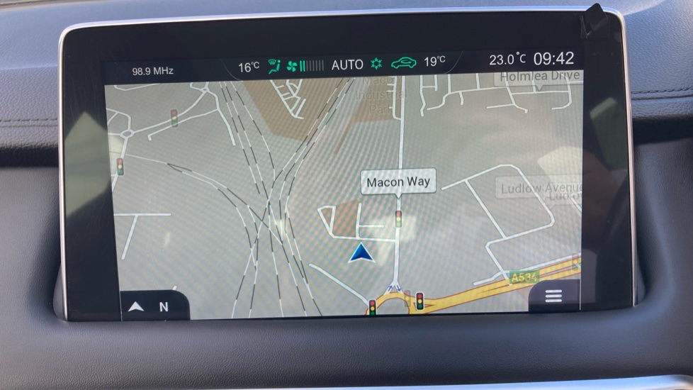 MG HS 1.5 T-GDI Exclusive 5dr DCT Petrol Hatchback - Image 12