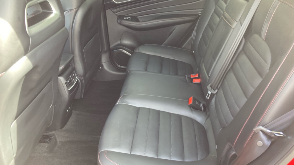 MG HS 1.5 T-GDI Exclusive 5dr DCT Petrol Hatchback - Image 16