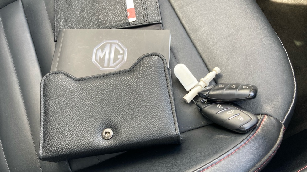 MG HS 1.5 T-GDI Exclusive 5dr DCT Petrol Hatchback - Image 19