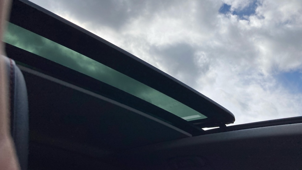 MG HS 1.5 T-GDI Exclusive 5dr DCT Petrol Hatchback - Image 32