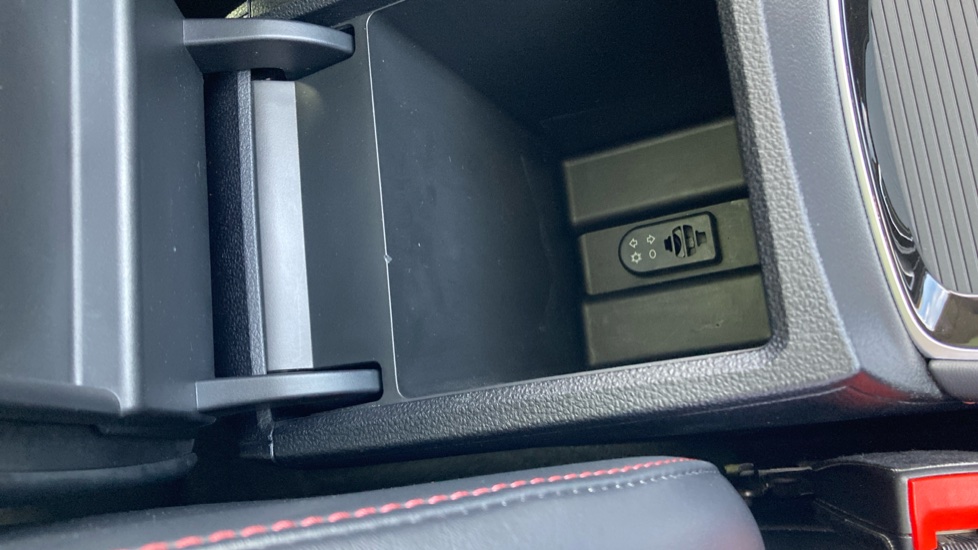 MG HS 1.5 T-GDI Exclusive 5dr DCT Petrol Hatchback - Image 42