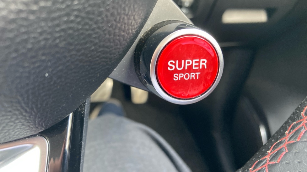 MG HS 1.5 T-GDI Exclusive 5dr DCT Petrol Hatchback - Image 52