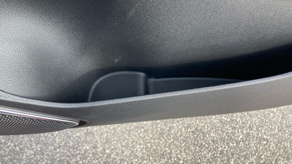 MG HS 1.5 T-GDI Exclusive 5dr DCT Petrol Hatchback - Image 60