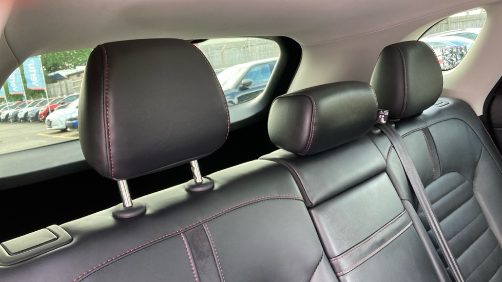 MG HS 1.5 T-GDI Exclusive 5dr DCT Petrol Hatchback - Image 70