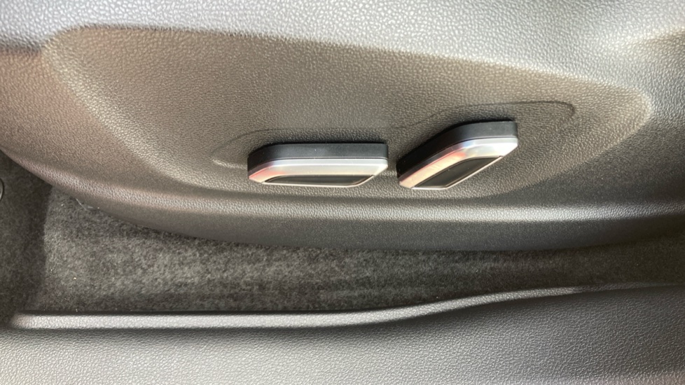 MG HS 1.5 T-GDI Exclusive 5dr DCT Petrol Hatchback - Image 84