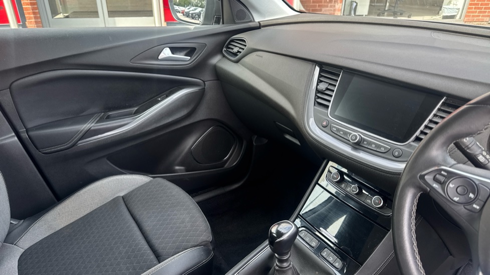 Vauxhall Grandland X 1.2 Turbo Sport Nav 5dr Petrol Hatchback - Image 14