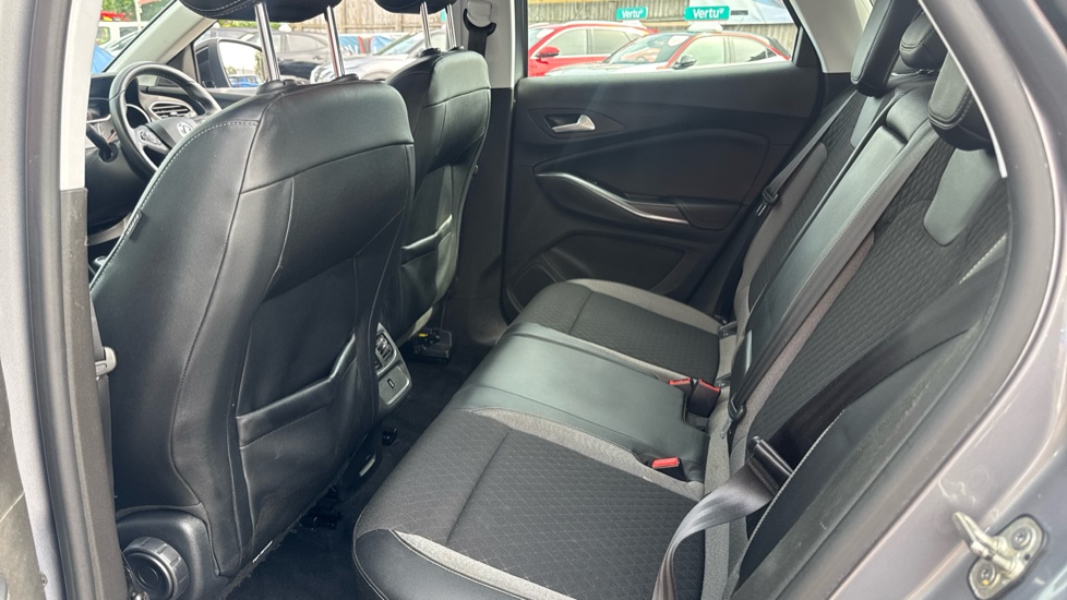 Vauxhall Grandland X 1.2 Turbo Sport Nav 5dr Petrol Hatchback - Image 16