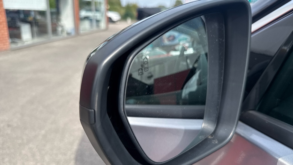 Vauxhall Grandland X 1.2 Turbo Sport Nav 5dr Petrol Hatchback - Image 25