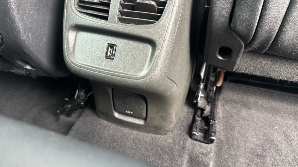 Vauxhall Grandland X 1.2 Turbo Sport Nav 5dr Petrol Hatchback - Image 32