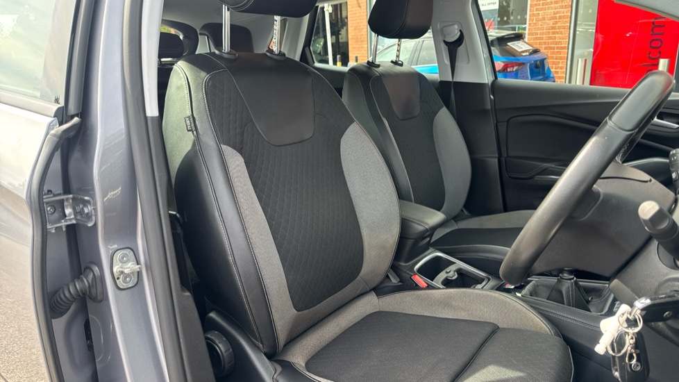 Vauxhall Grandland X 1.2 Turbo Sport Nav 5dr Petrol Hatchback - Image 36