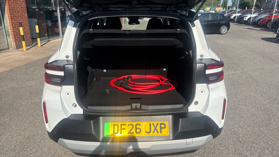 Vauxhall Frontera 83kW Ultimate 54kWh Extended Range 5dr Auto Electric Estate - Image 4