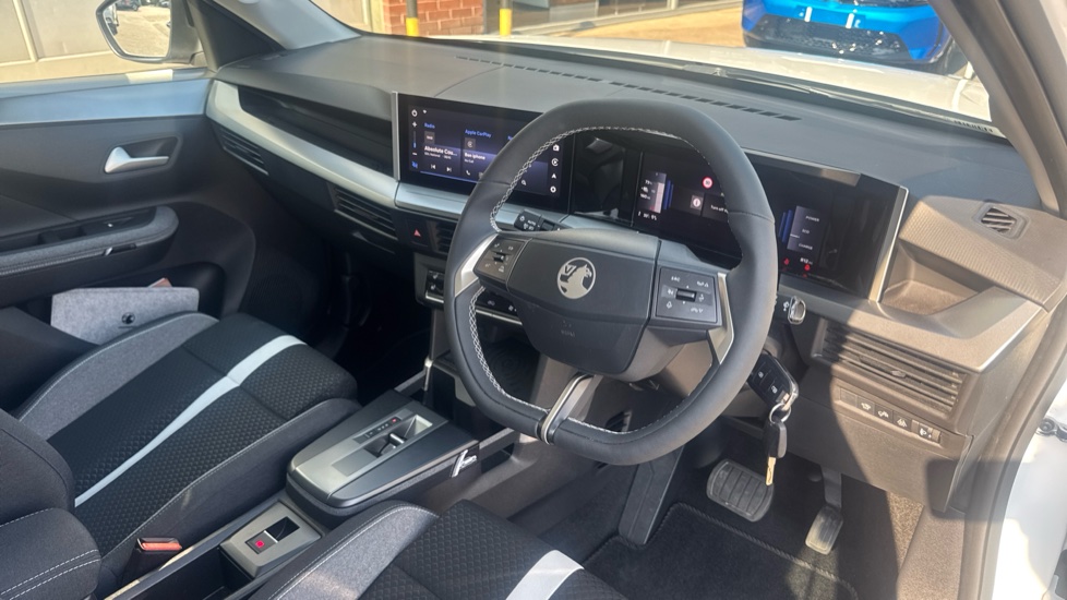 Vauxhall Frontera 83kW Ultimate 54kWh Extended Range 5dr Auto Electric Estate - Image 11