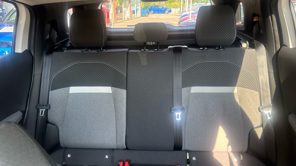 Vauxhall Frontera 83kW Ultimate 54kWh Extended Range 5dr Auto Electric Estate - Image 15