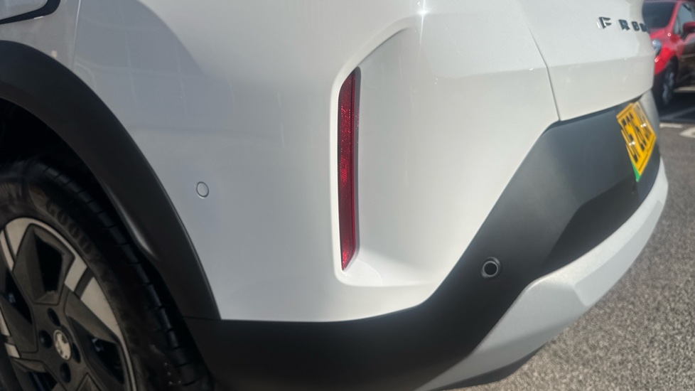 Vauxhall Frontera 83kW Ultimate 54kWh Extended Range 5dr Auto Electric Estate - Image 28