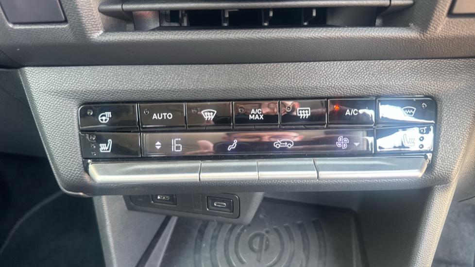 Vauxhall Frontera 83kW Ultimate 54kWh Extended Range 5dr Auto Electric Estate - Image 45