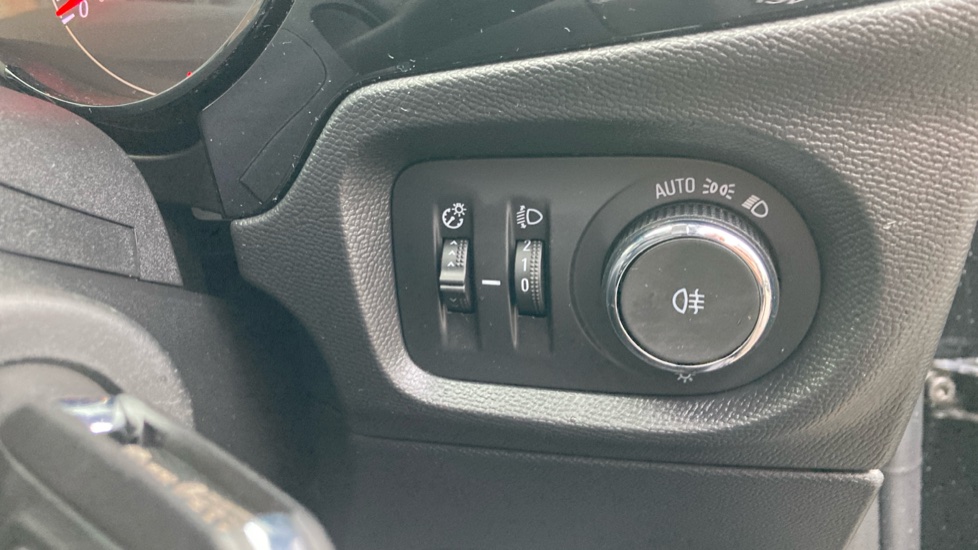 Vauxhall Corsa 1.2 Turbo Design 5dr Petrol Hatchback - Image 35
