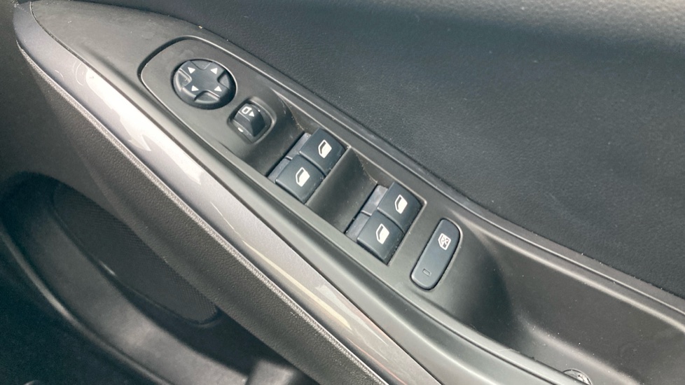 Vauxhall Grandland X 1.2 Turbo Elite Nav Premium 5dr Petrol Hatchback - Image 26