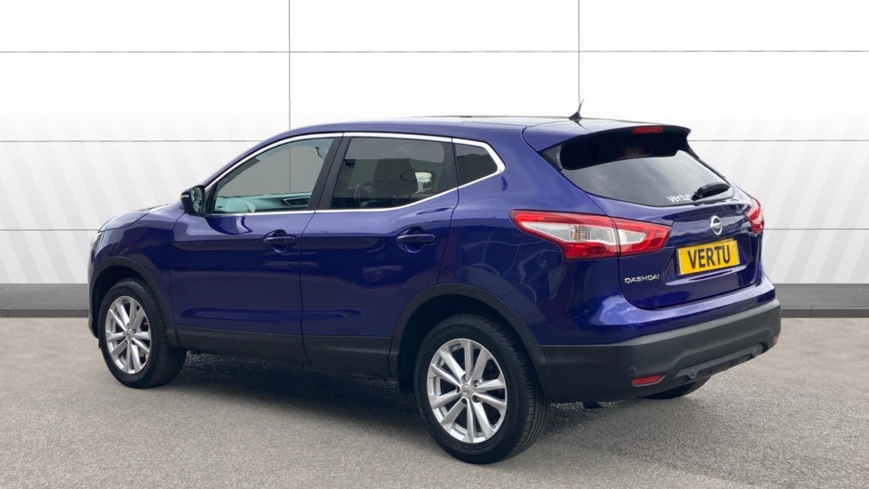 Nissan Qashqai 1.2 DiG-T Acenta Premium 5dr Petrol Hatchback - Image 2