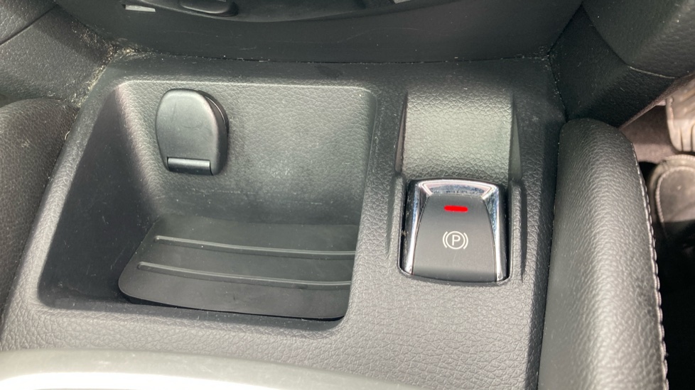 Nissan Qashqai 1.2 DiG-T Acenta Premium 5dr Petrol Hatchback - Image 21