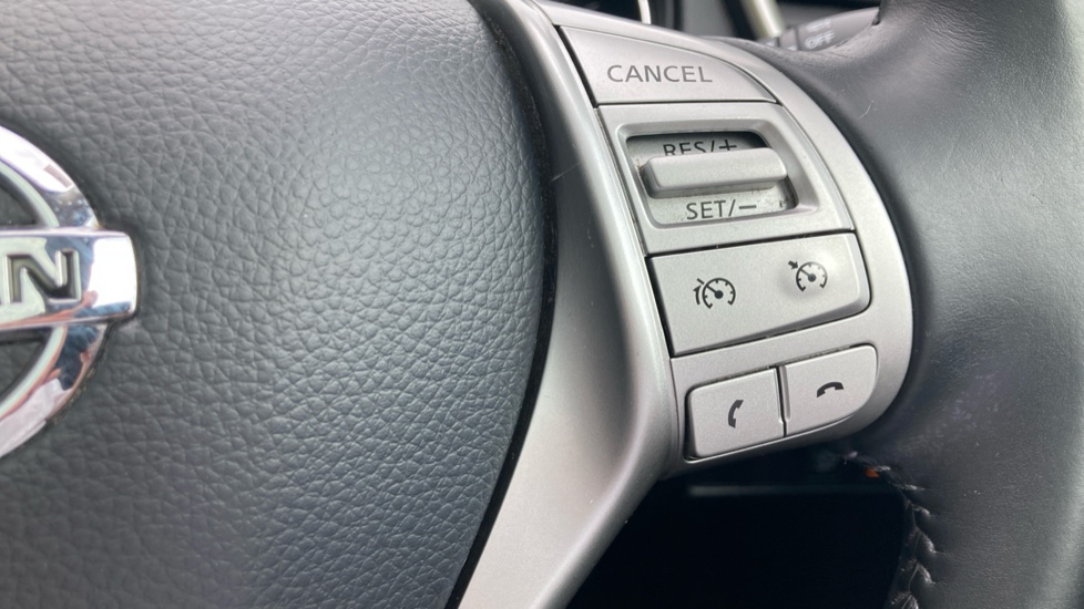Nissan Qashqai 1.2 DiG-T Acenta Premium 5dr Petrol Hatchback - Image 30